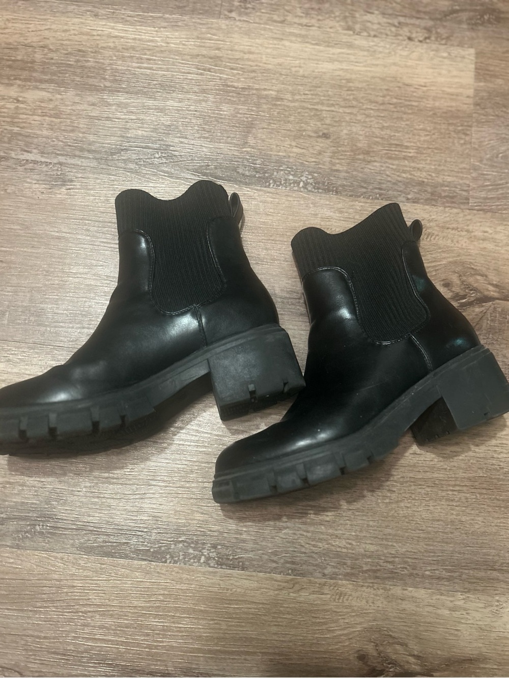 Black Chelsea Lug Sole Ankle Boots - Women